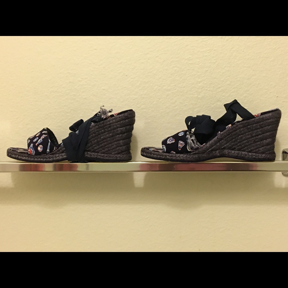 ❤️CHANEL❤️-SOLD - Picture 11 of 13